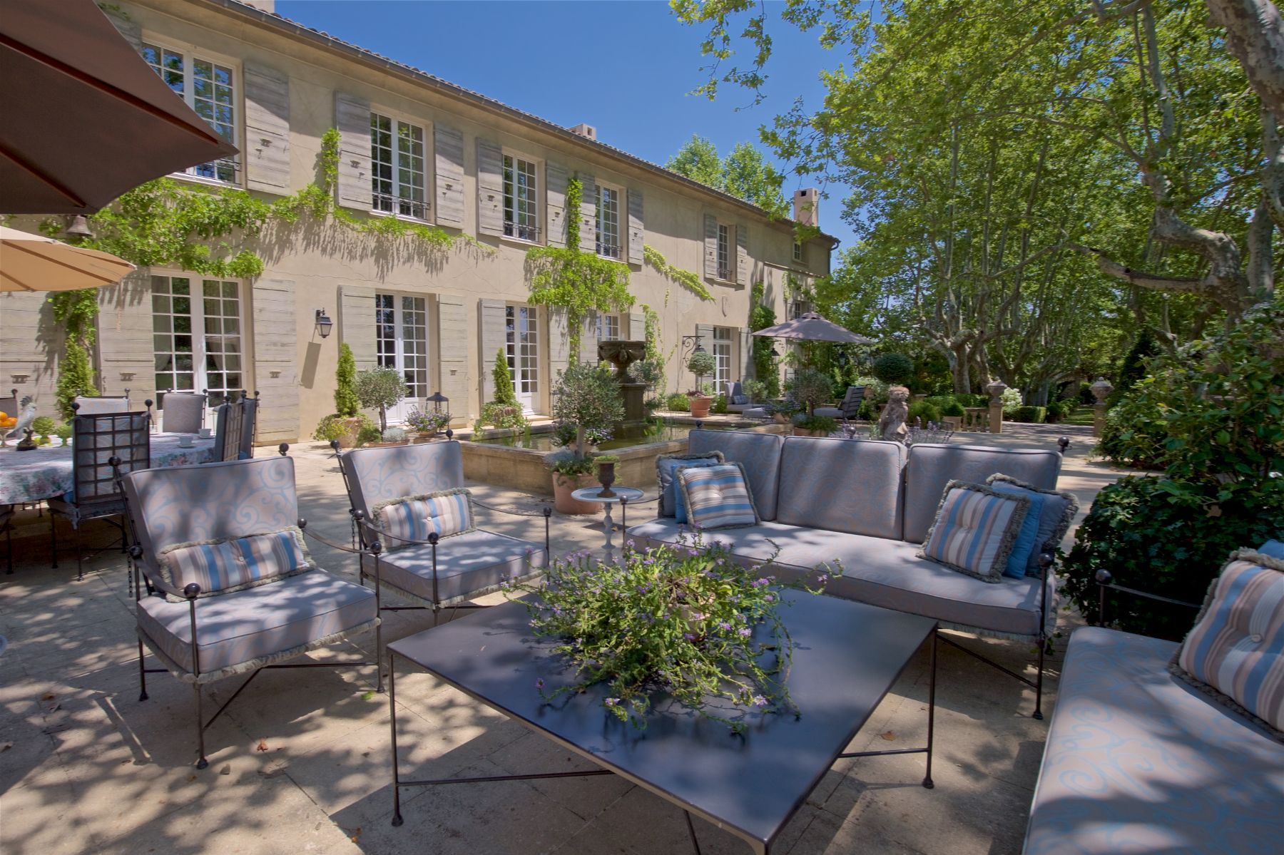 Domaine de Beau-Fleurs villa photo.